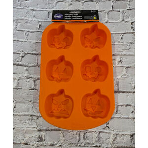 Wilton Halloween Silicone Mold, Orange, 6 Cavity, NWT, Baking